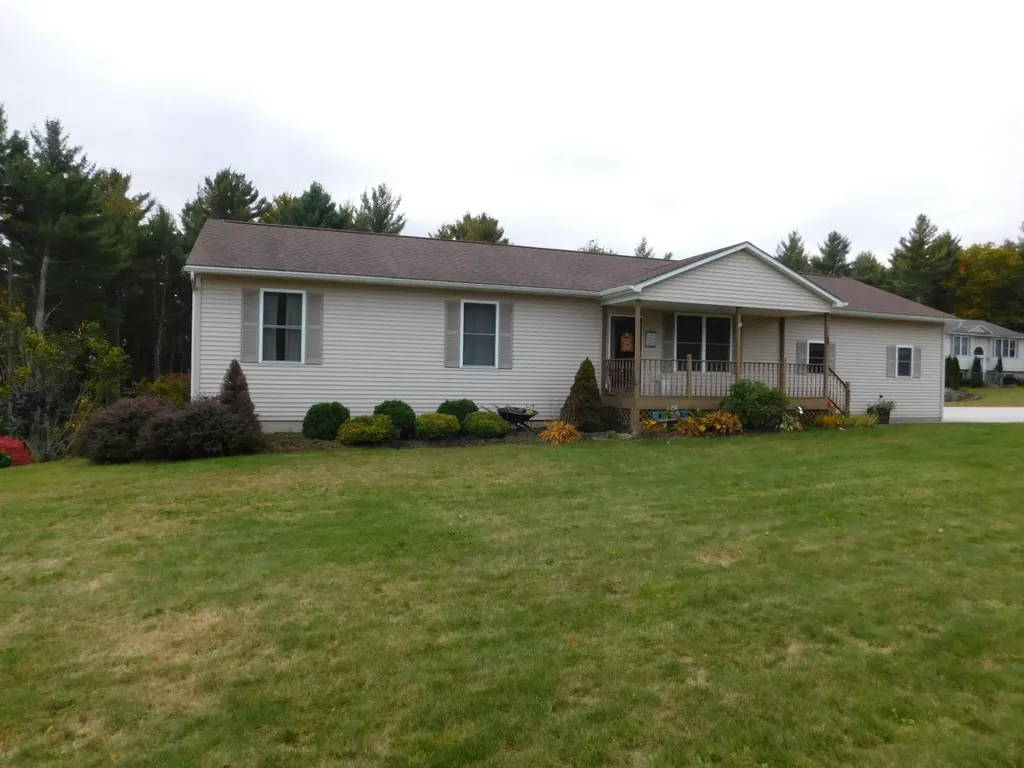 29 Kelliher Street Glenburn ME 04401