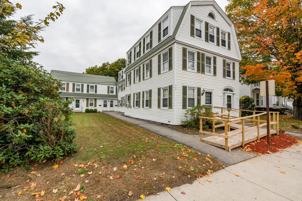 747 Main Street Westbrook ME 04092
