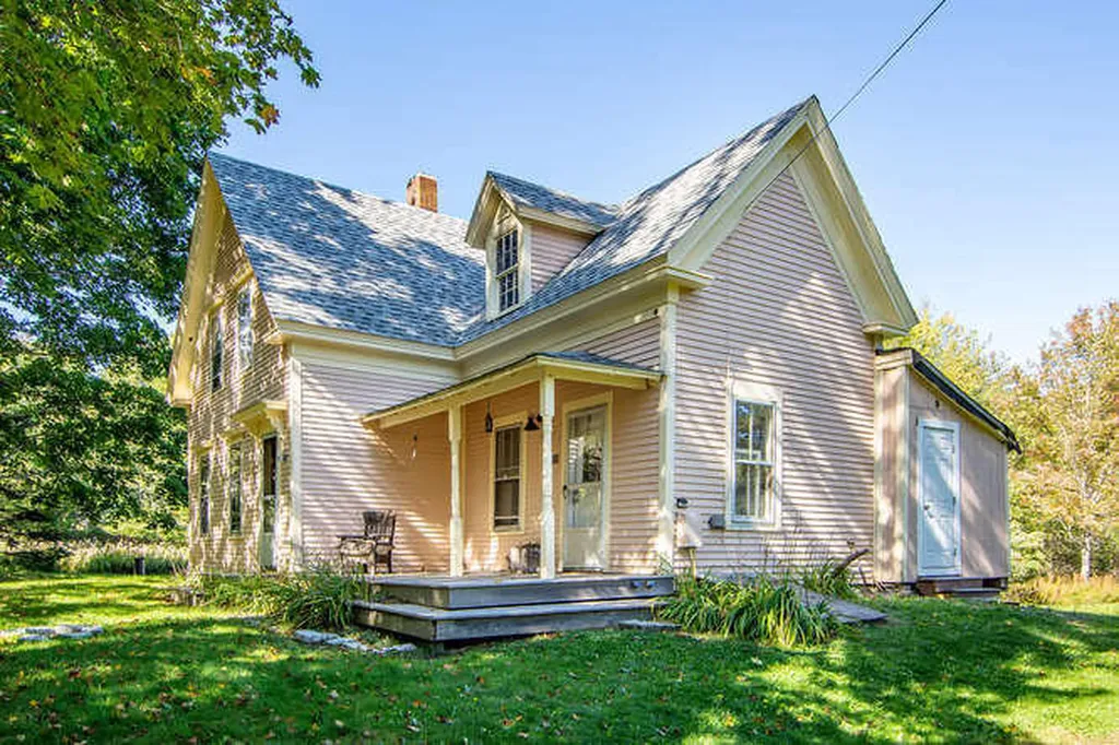 125 Dow Road Deer Isle ME 04627