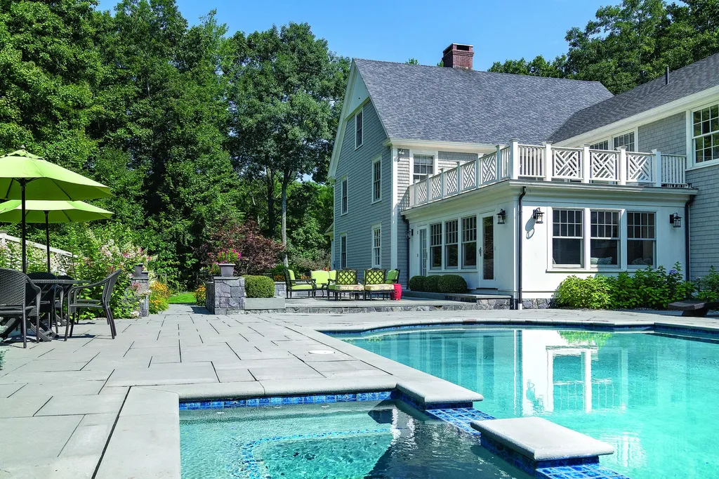 21 Caverno Drive Lee NH 03861