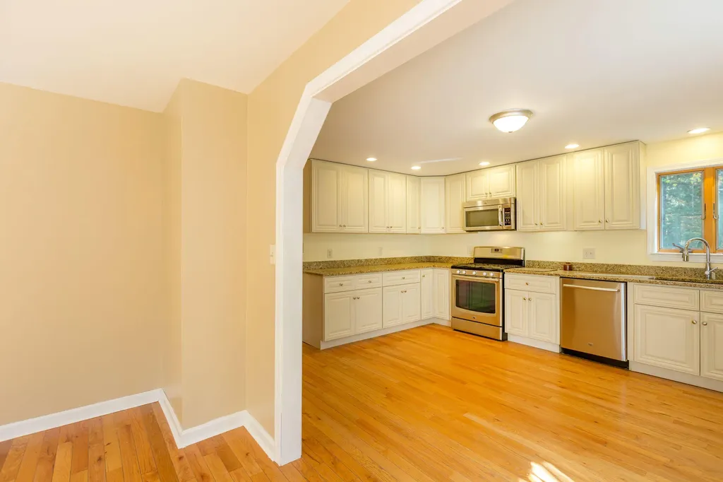 123 White Road Bowdoinham ME 04008