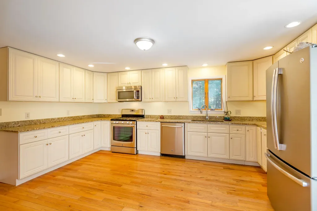 123 White Road Bowdoinham ME 04008