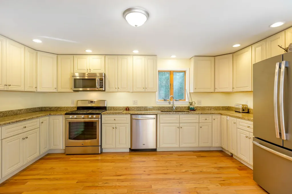 123 White Road Bowdoinham ME 04008