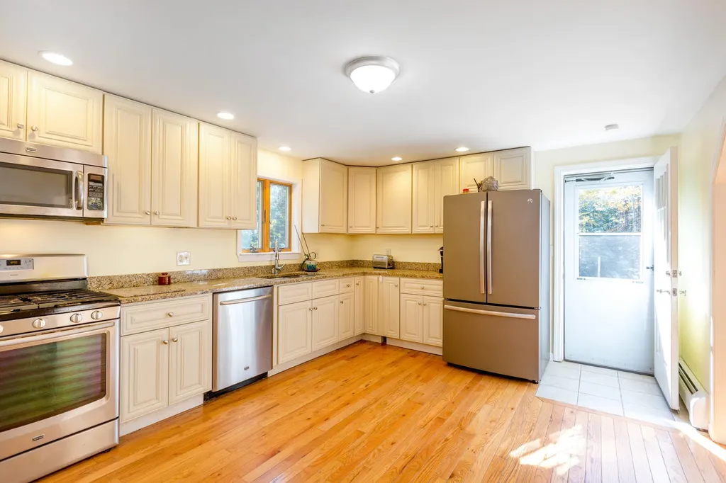 123 White Road Bowdoinham ME 04008
