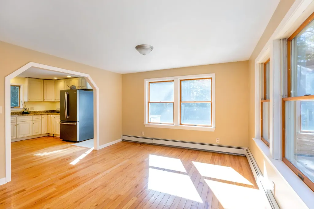 123 White Road Bowdoinham ME 04008