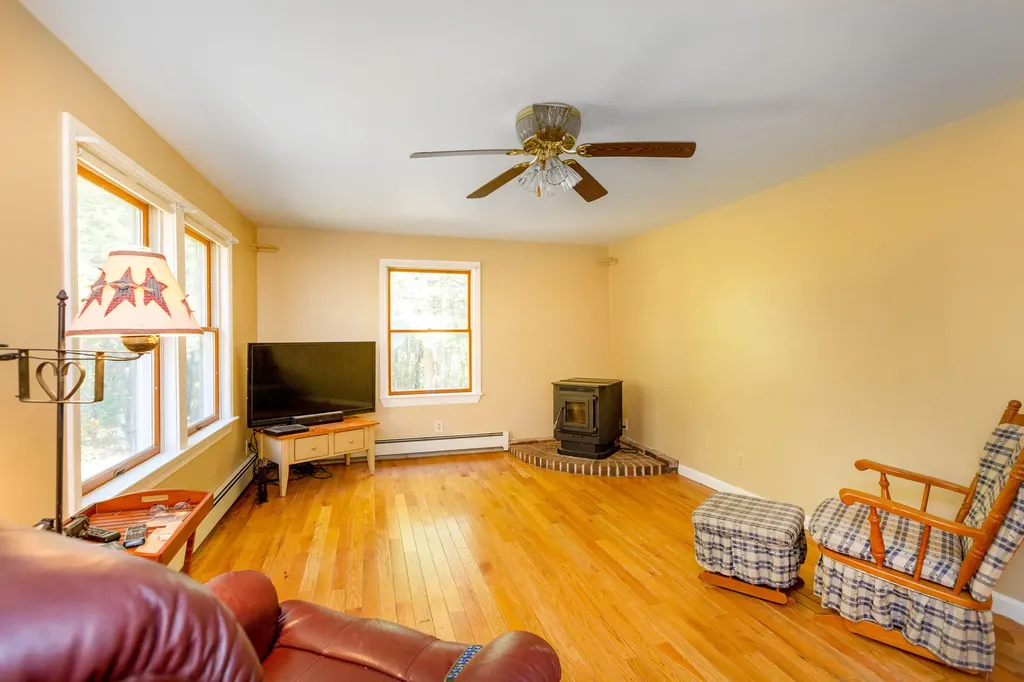 123 White Road Bowdoinham ME 04008