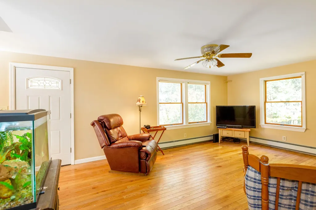123 White Road Bowdoinham ME 04008