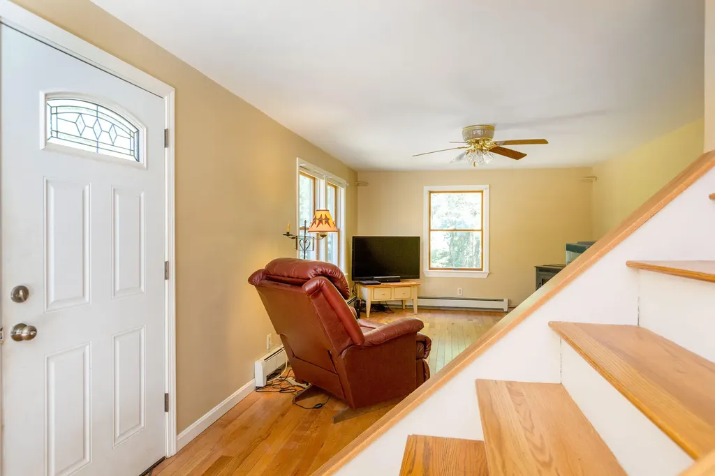 123 White Road Bowdoinham ME 04008
