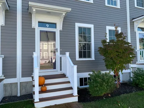 9 Federal Way Scarborough ME 04074