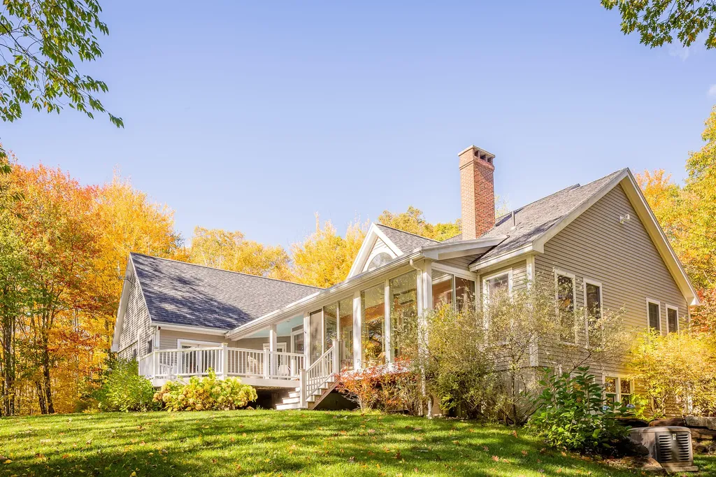 9 Achorn Lane Rockport ME 04856