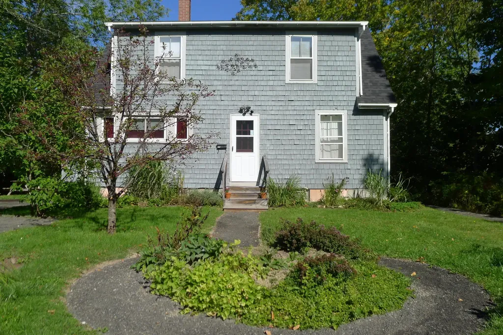 16 Ames Terrace Camden ME 04843