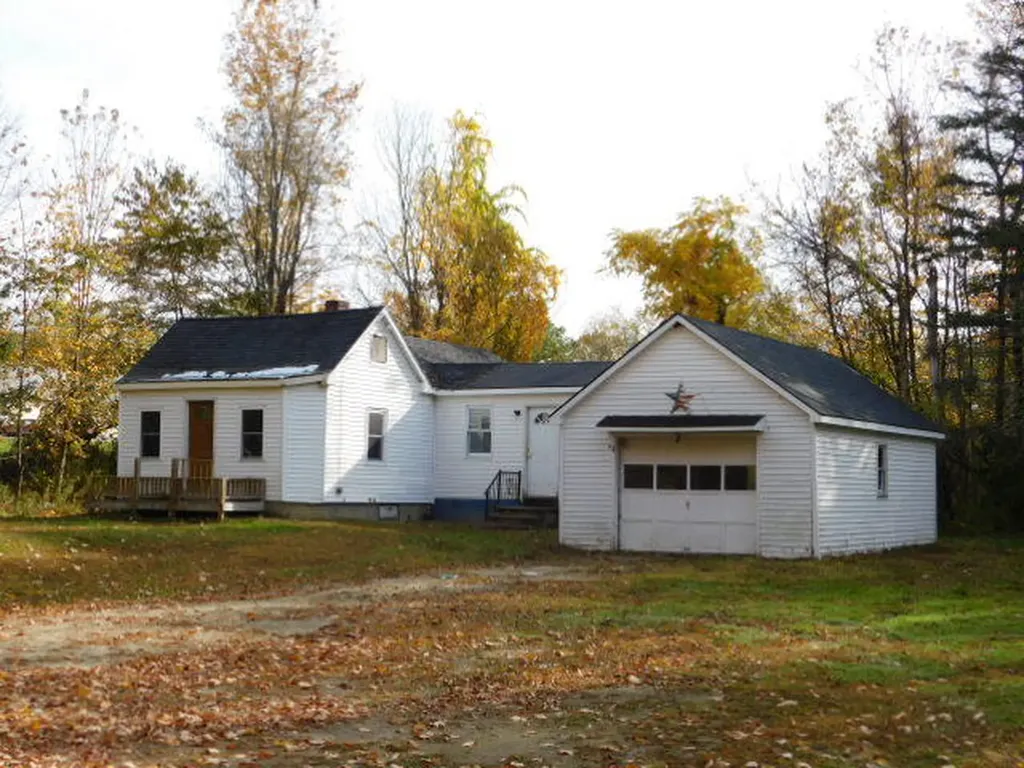 439 Old Lewiston Road Winthrop ME 04364