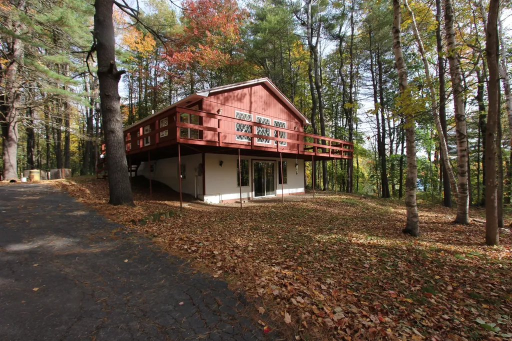 31 Birch Street Winthrop ME 04364
