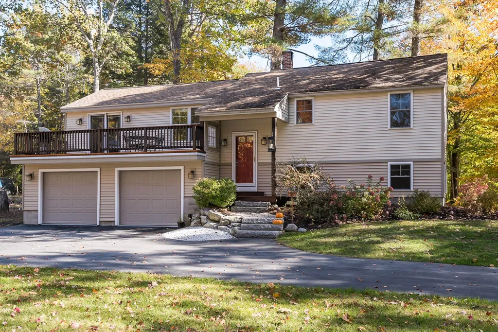 32 Lantern Lane Windham ME 04062