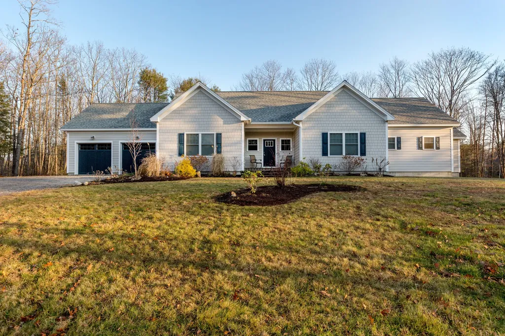 27 North Trail Brunswick ME 04011
