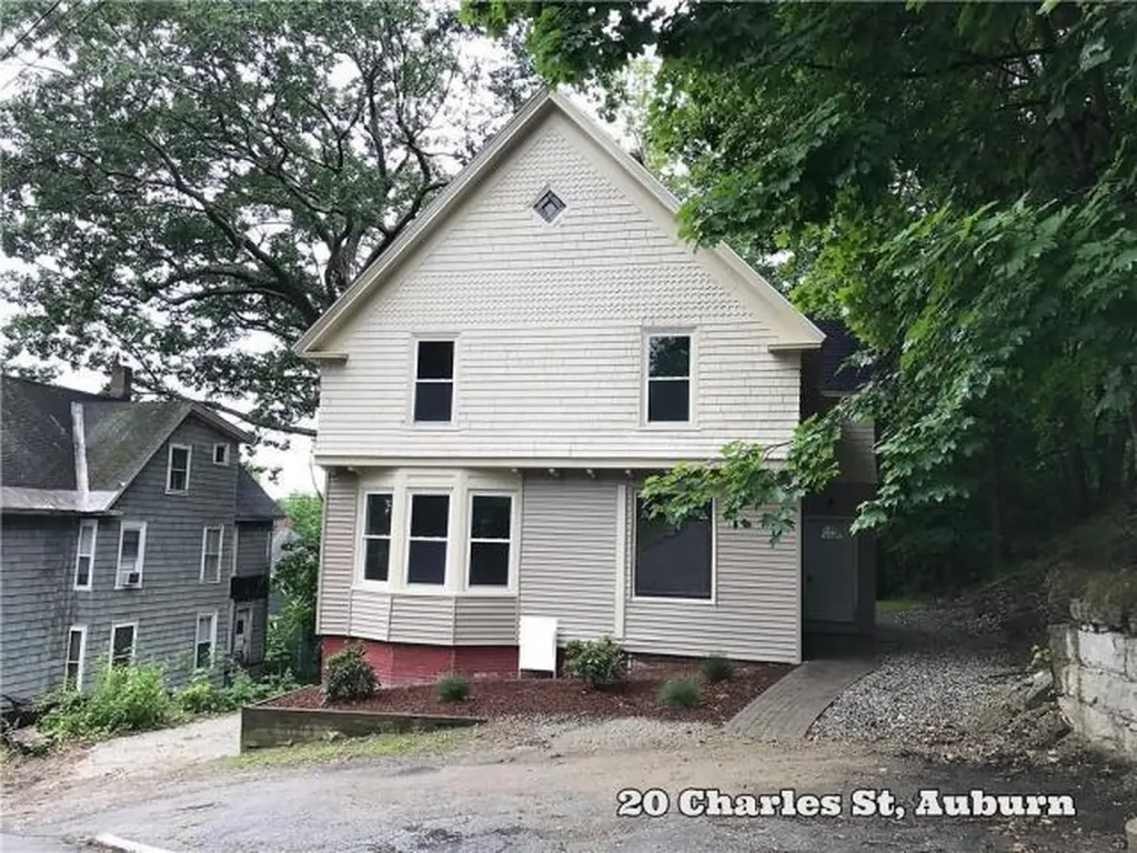 20 Charles Street Auburn ME 04210