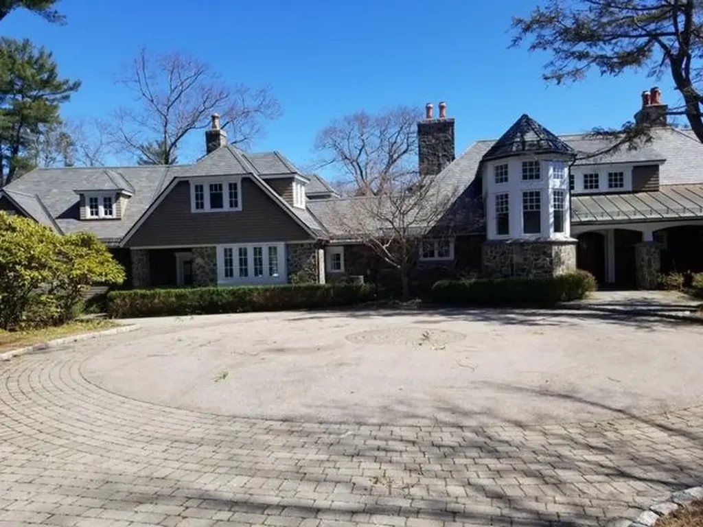 26 Pepperell Way York ME 03909