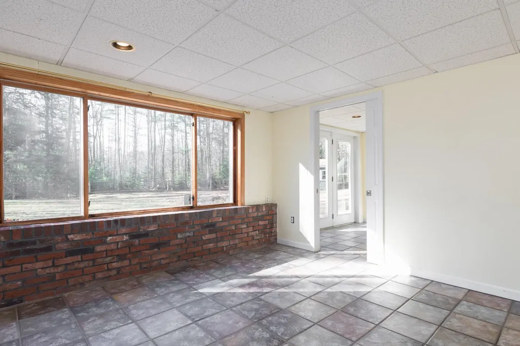 12 Fenderson Road Saco ME 04072