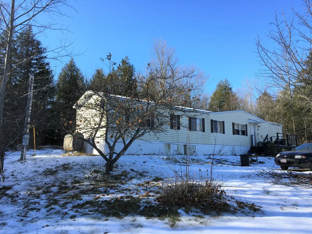 9 Wing Hill Road Manchester ME 04351