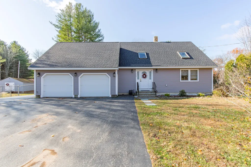 124 Ledgewood Drive Falmouth ME 04105