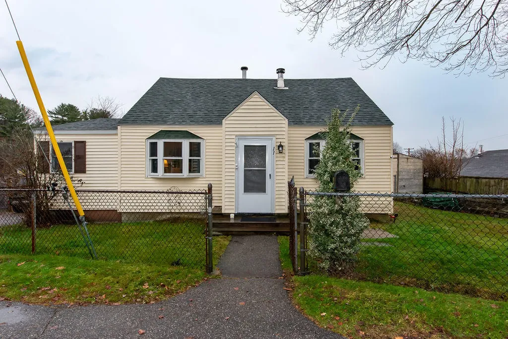 11 Mead Street Kittery ME 03904