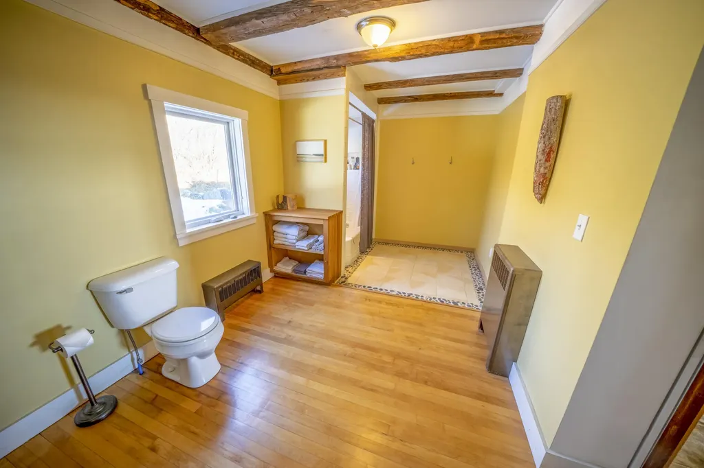 10 Stagecoach Road Liberty ME 04949