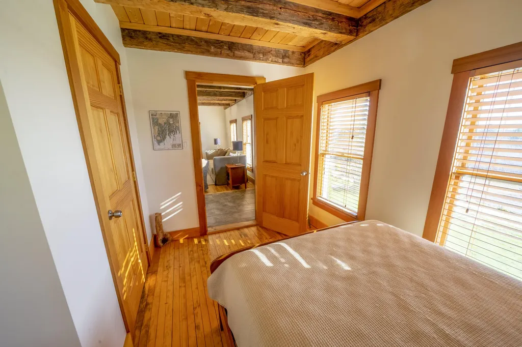 10 Stagecoach Road Liberty ME 04949