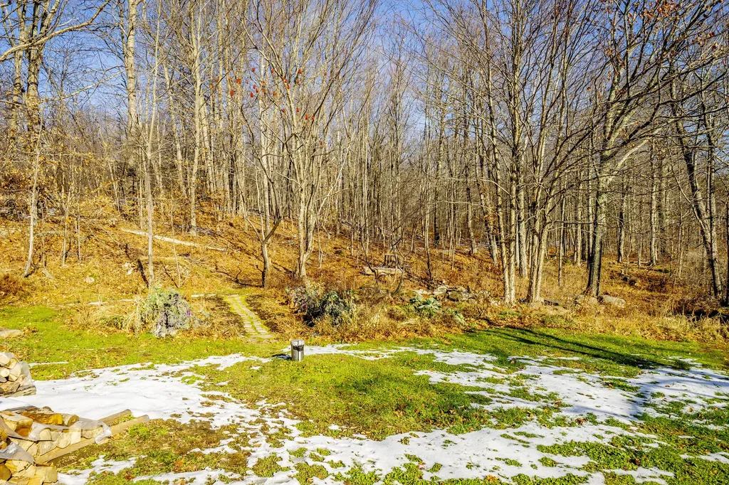 10 Stagecoach Road Liberty ME 04949