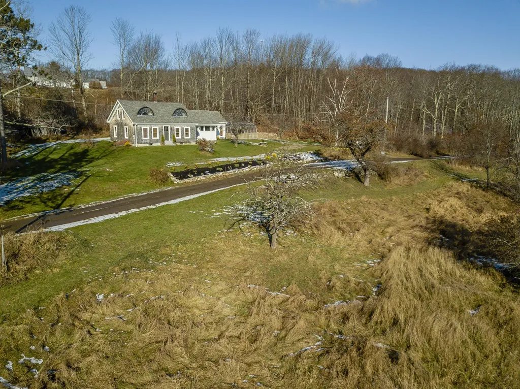 10 Stagecoach Road Liberty ME 04949