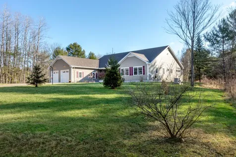 31 North Trail Brunswick ME 04011