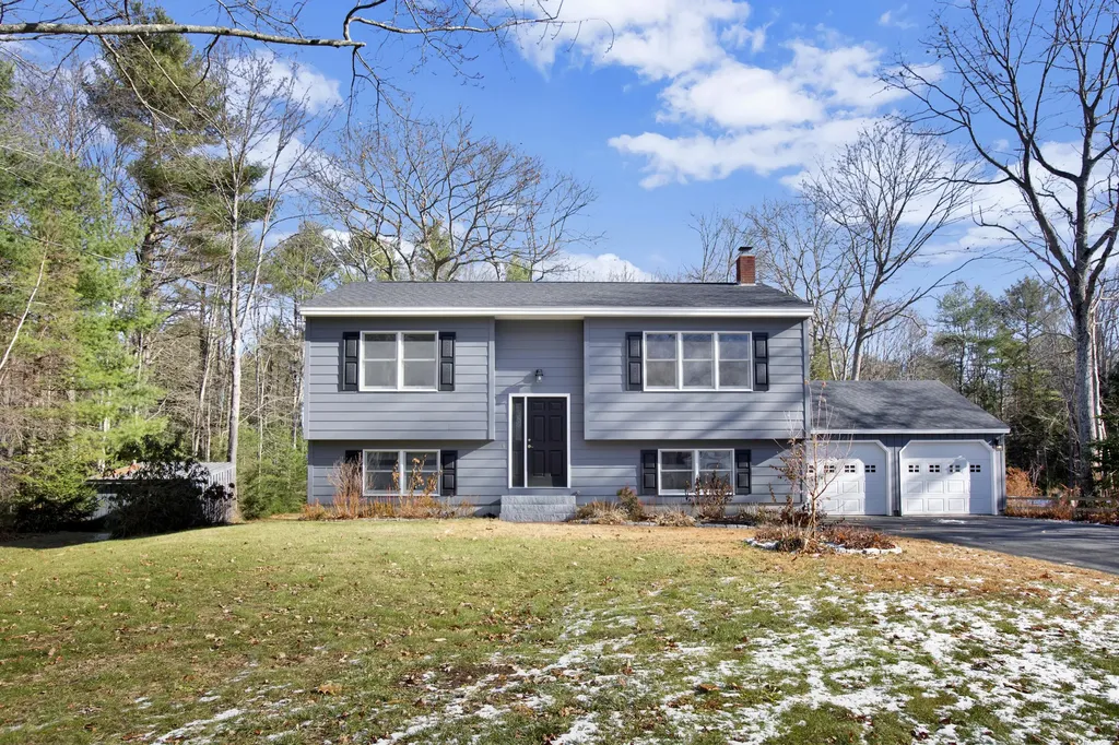 24 Eider Lane Topsham ME 04086