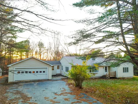 60 Lewis Road Naples ME 04055