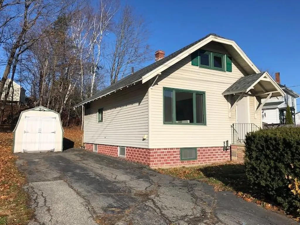 9 Broadview Avenue Auburn ME 04210