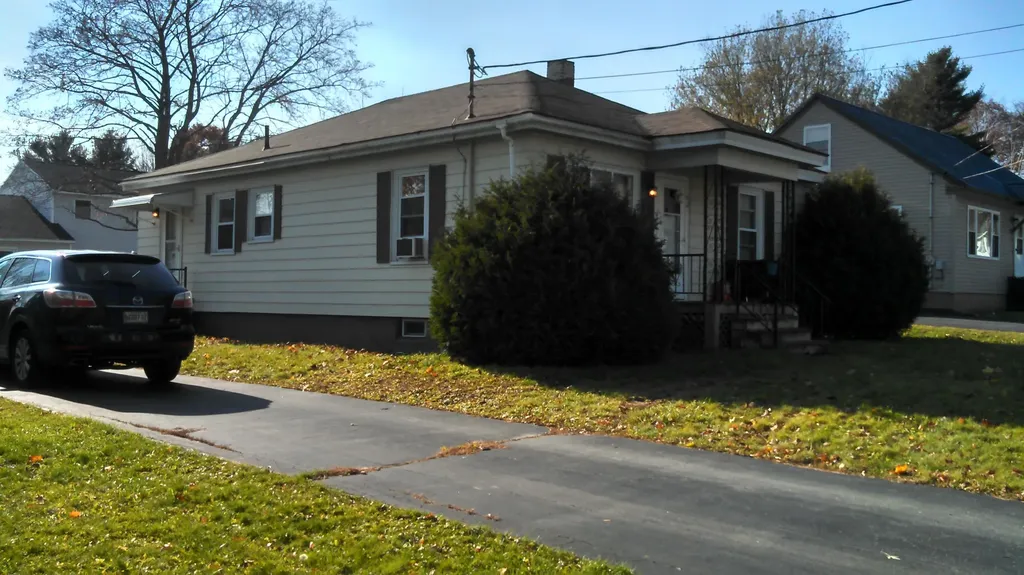 42 Violette Avenue Waterville ME 04901