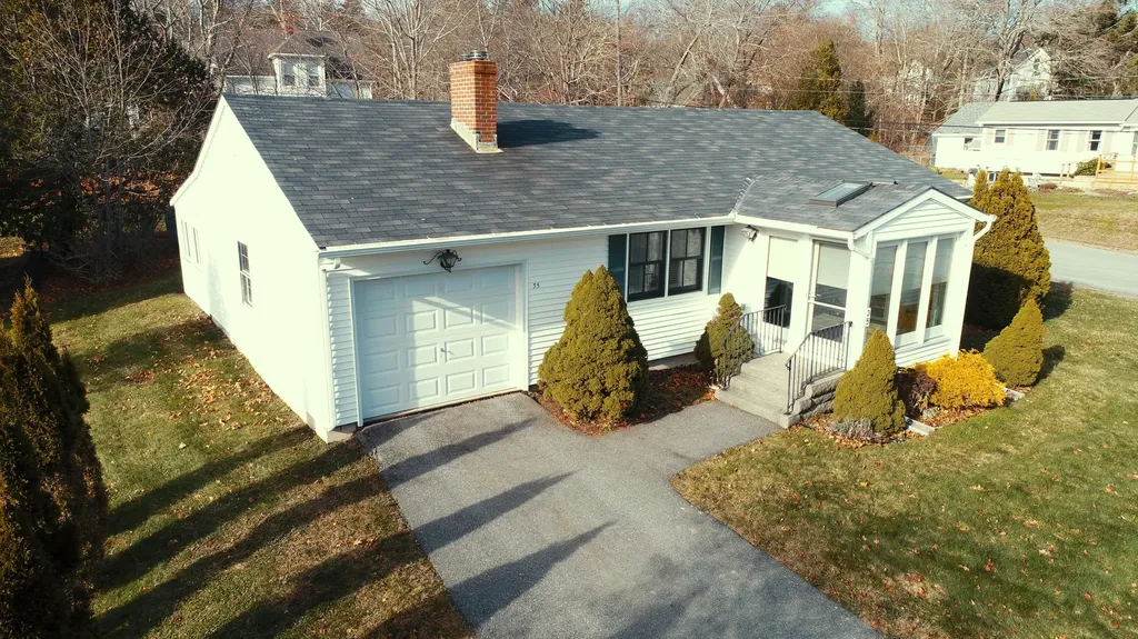 35 Maple Street Ellsworth ME 04605