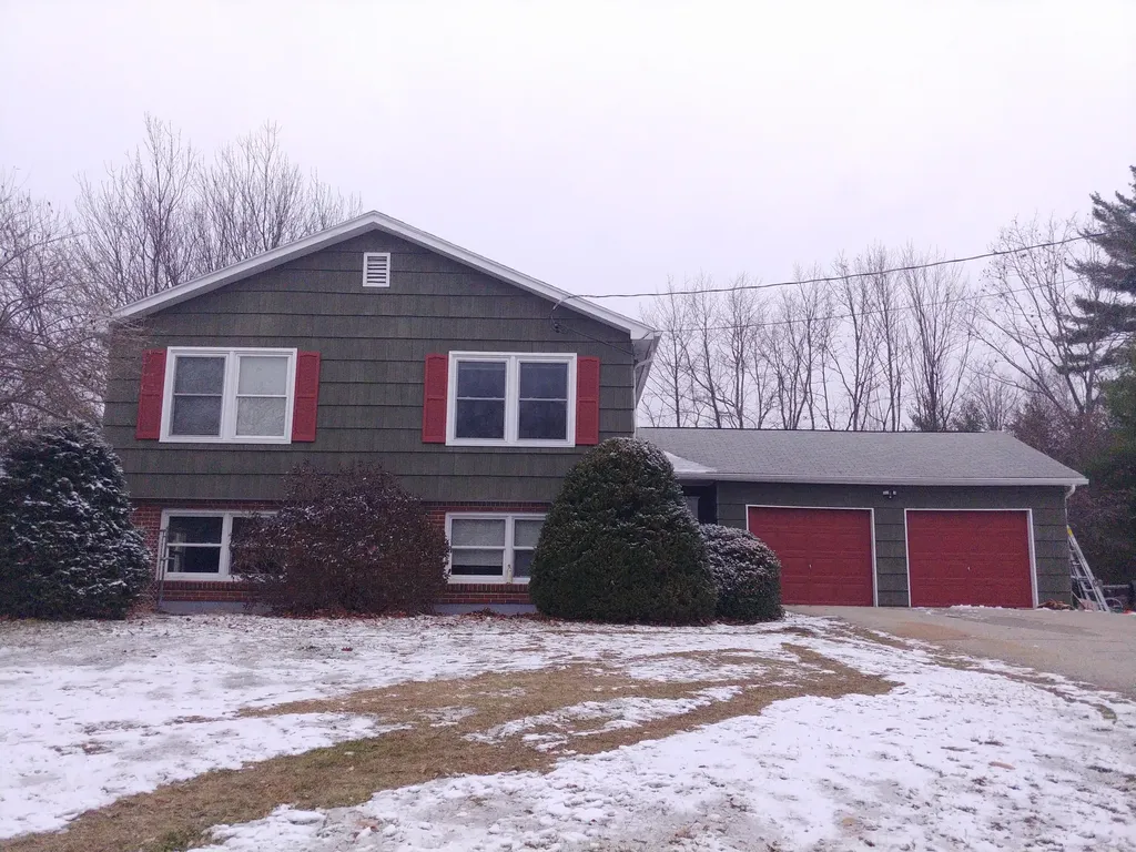 6 Apple Lane Standish ME 04084
