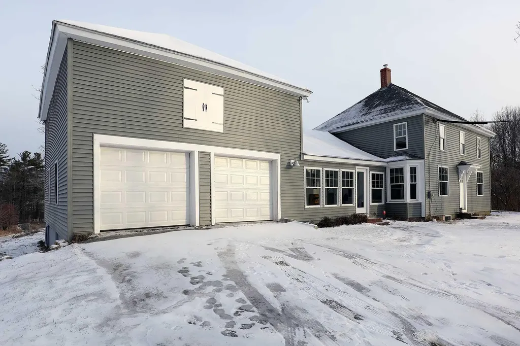 49 Litchfield Road Hallowell ME 04347