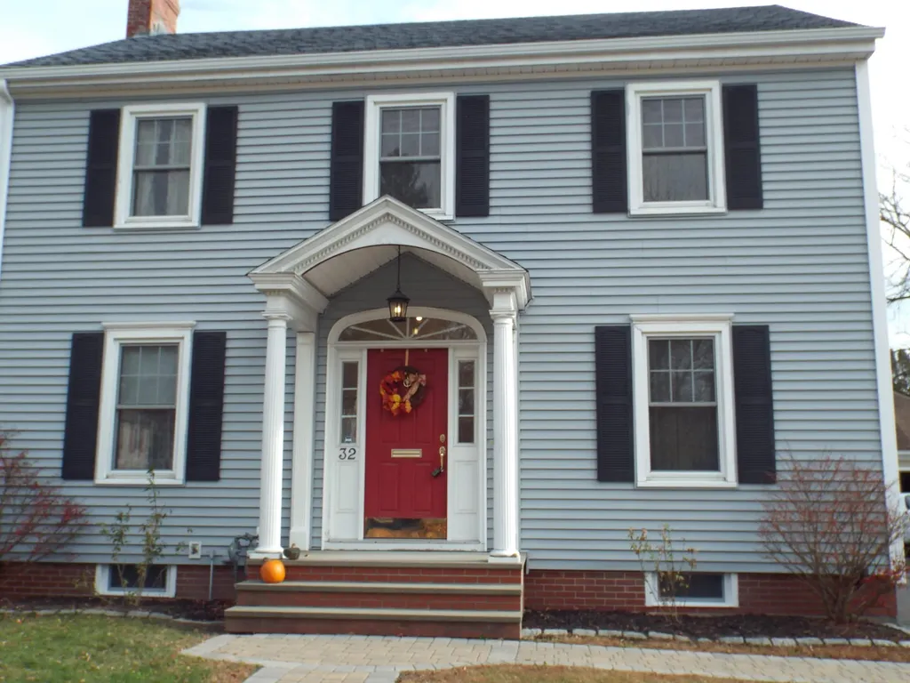 32 Colonial Road Portland ME 04102