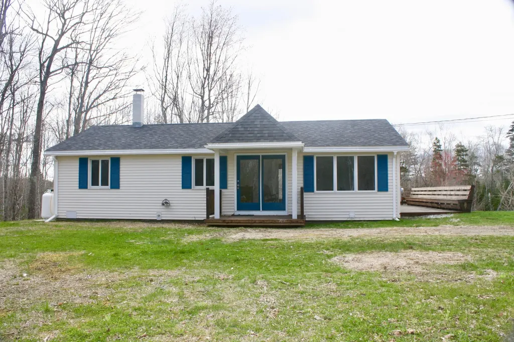 1597 Union Road Waldoboro ME 04572