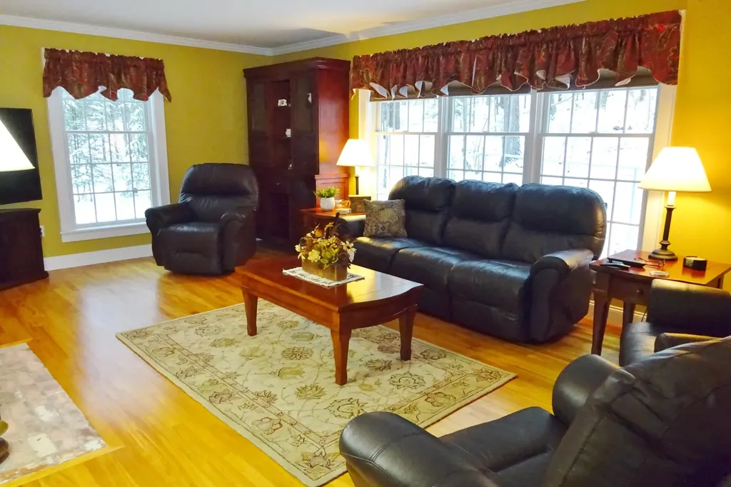 18 Hillside Drive Veazie ME 04401