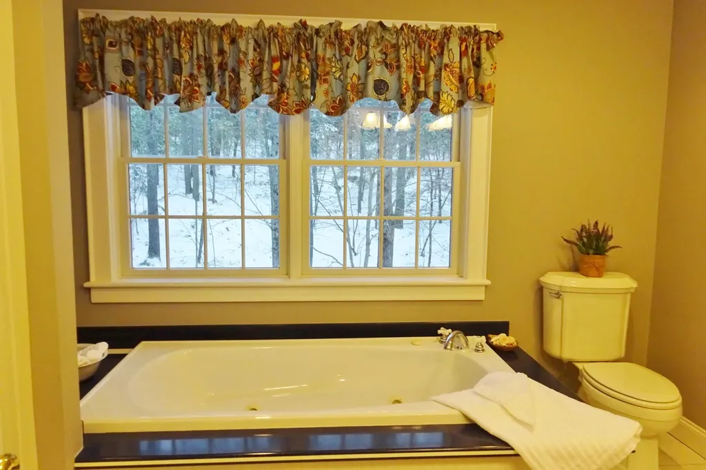 18 Hillside Drive Veazie ME 04401