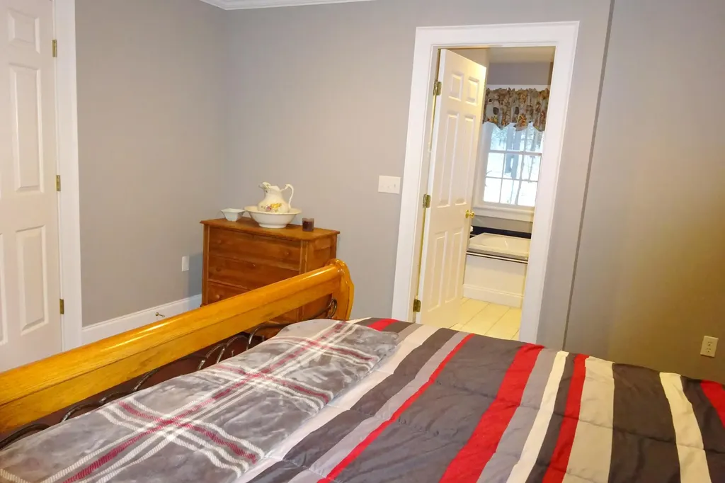 18 Hillside Drive Veazie ME 04401