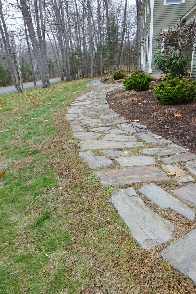 18 Hillside Drive Veazie ME 04401