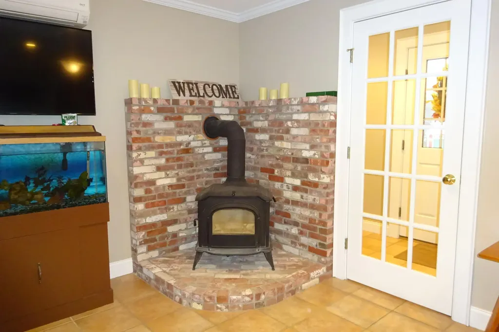 18 Hillside Drive Veazie ME 04401