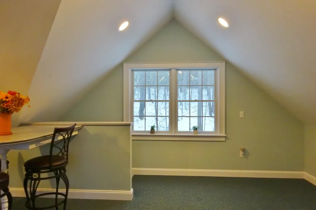18 Hillside Drive Veazie ME 04401