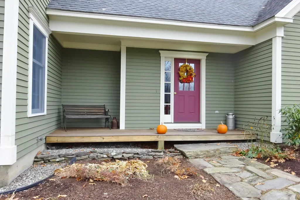 18 Hillside Drive Veazie ME 04401