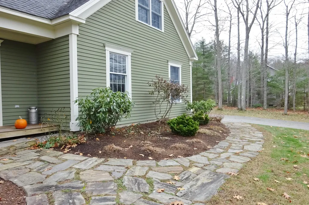 18 Hillside Drive Veazie ME 04401