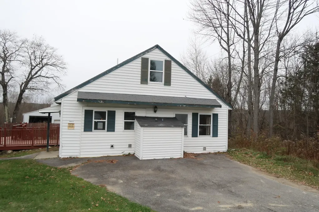 2748 Riverside Drive Vassalboro ME 04989
