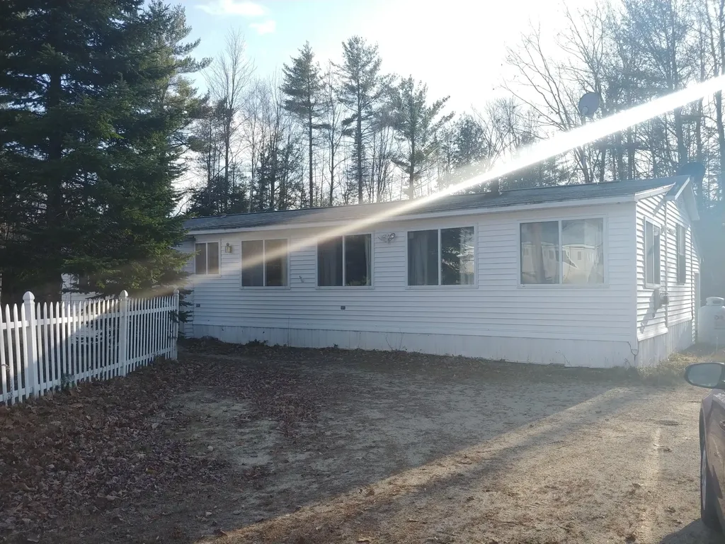 13 Bryant Road Hebron ME 04238