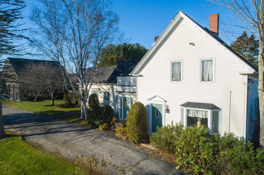 11 Vaughan Road Hallowell ME 04347